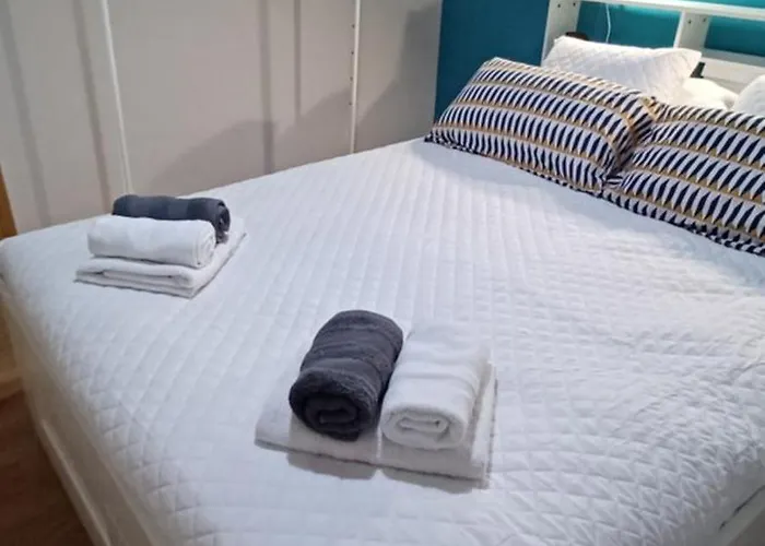 Piso A Pie De Playa Con Terraza Exclusiva *